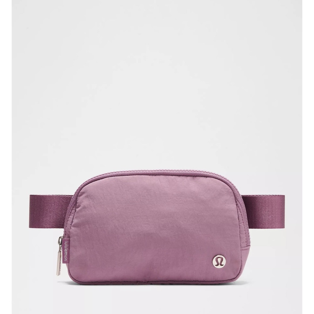 Lululemon | everywhere belt bag | lavender lux